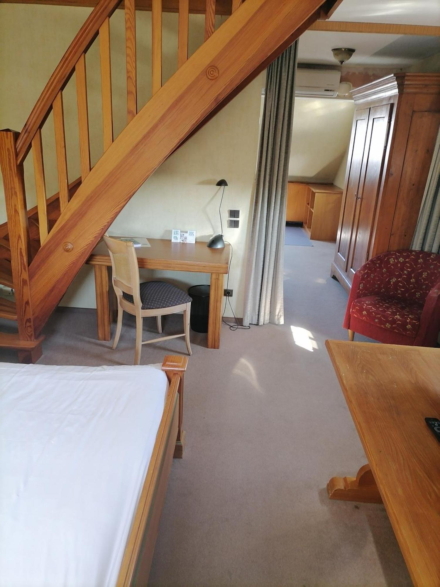 Logis Hotel Aux Comtes De Hanau Ingwiller Extérieur photo