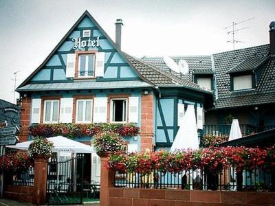 Logis Hotel Aux Comtes De Hanau Ingwiller Extérieur photo