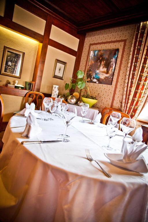 Logis Hotel Aux Comtes De Hanau Ingwiller Extérieur photo