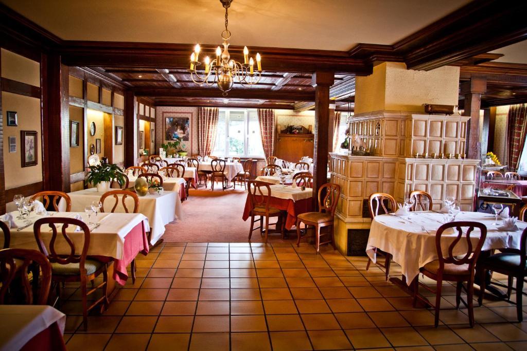 Logis Hotel Aux Comtes De Hanau Ingwiller Extérieur photo
